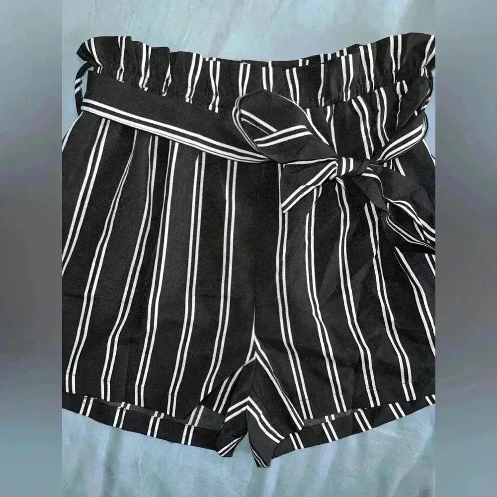 Bundle Of 2 Striped Shorts - Picture 3 of 7